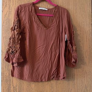 Brick Lace Sleeve Top by RusttyDustty- Med- NWOT